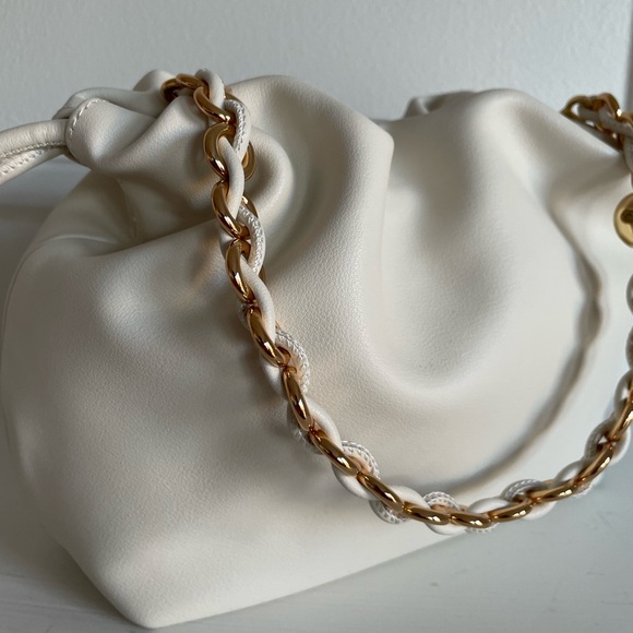 Soft Leather Pouch Bag Medium - Milkshake - Picture 9 of 14